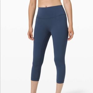 Like new Lululemon Wunder Under Crop FLux Iron Blue